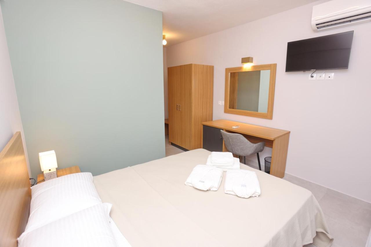 Cynthia Aparthotel Vrasná Cameră foto